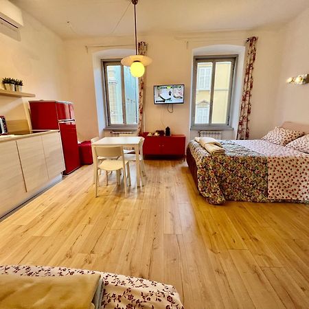 Alla Scalinata Del Teatro Rossetti Confort Suites Parcheggio 트리에스테 외부 사진