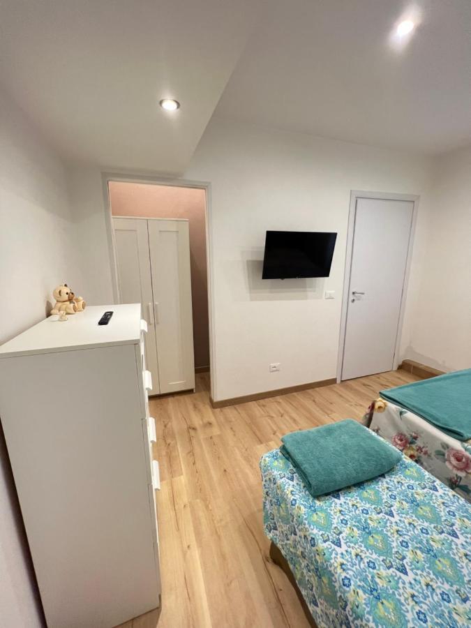 Alla Scalinata Del Teatro Rossetti Confort Suites Parcheggio 트리에스테 외부 사진