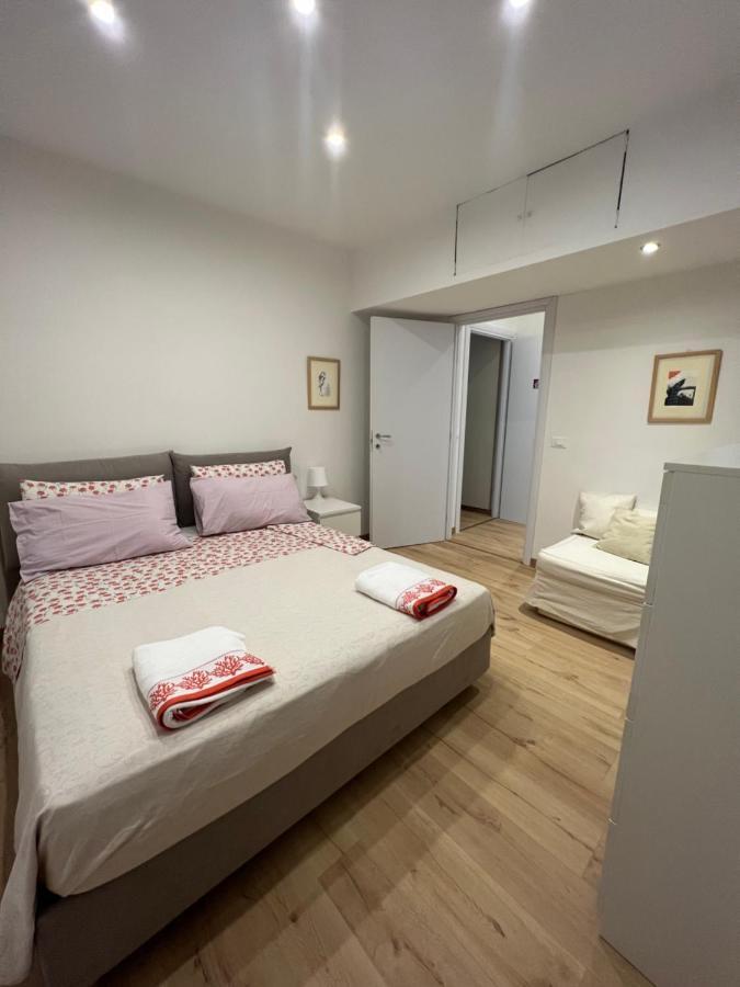 Alla Scalinata Del Teatro Rossetti Confort Suites Parcheggio 트리에스테 외부 사진